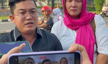 Wanita Paruh Baya Asal Inhil Sambangi Polda Riau, Minta Keadilan Agar Putrinya Bisa Bersekolah Kembali, Pasca Di Fitnah Keji