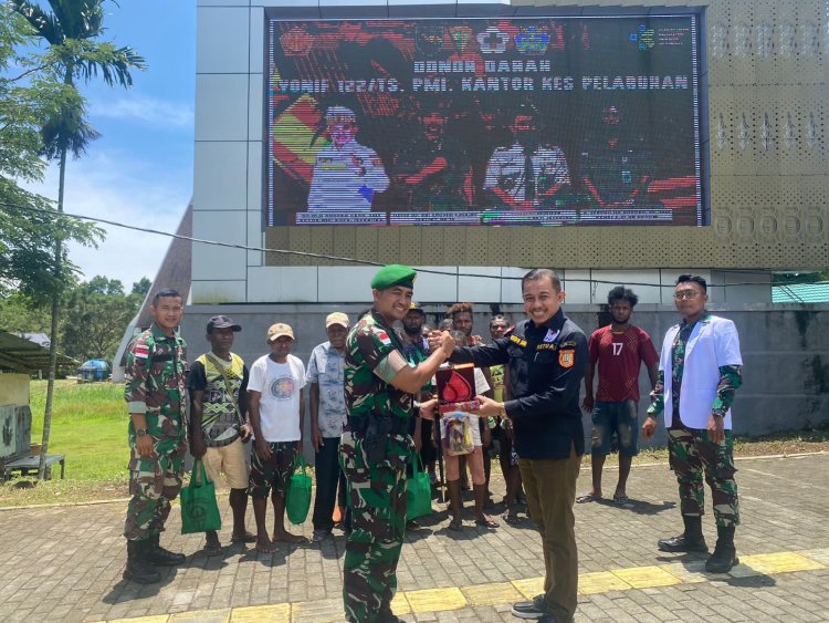 Dalam Rangka HUT PMI  Satgas Pamtas Yonif 122/TS Bersama PMI Jayapura Menggelar Baksos Donor Darah