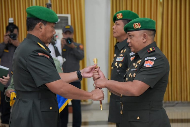 Kegembiraan Ketum Dharma Pertiwi Di Tengah Warga Jalasenastri