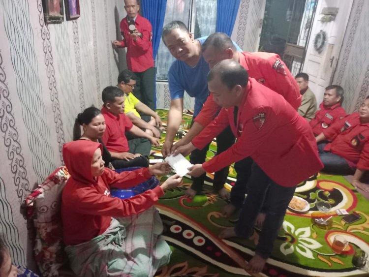 Pemuda Batak Bersatu PAC Tualang Melakukan Bakti Sosial Terhadap Wanita Pengidap Kangker