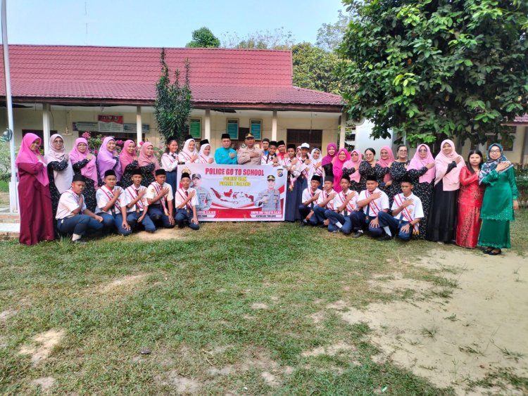 Police Goes To School Edukasi Pelajar SMPN 9 Tualang
