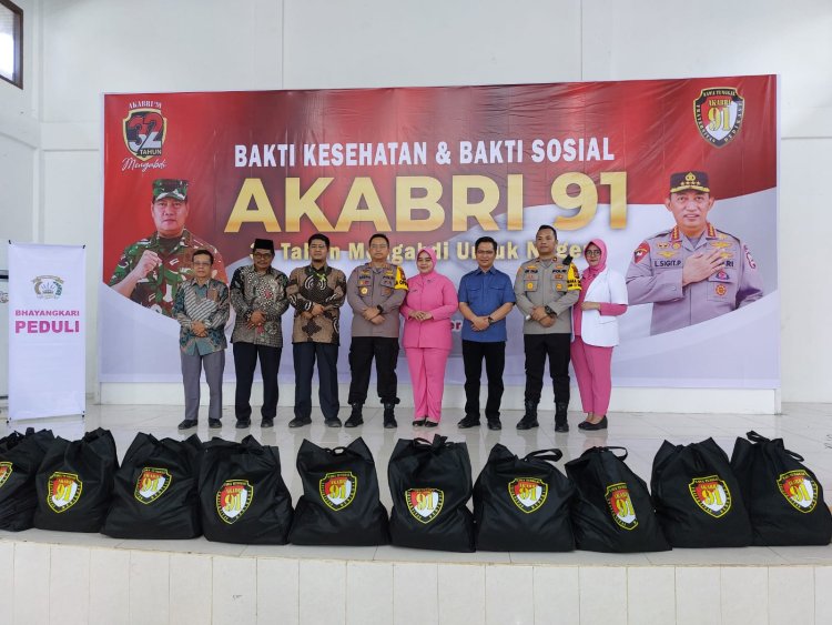 Peringati 32 Tahun Alumni Akbar 91 Kapolres Siak Gelar Bakti Sosial