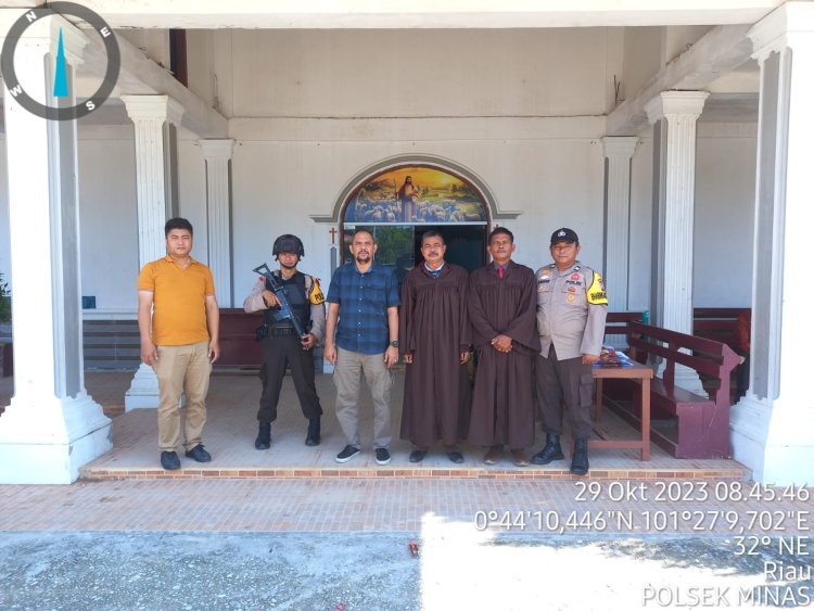 Giat Minggu Kasih Polsek Minas - Polres Siak Sambangi Jemaat Gereja GKPI di Kelurahan Minas Jaya