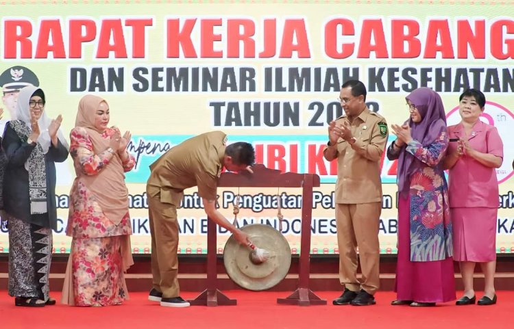 Dibuka Bupati Rohil Raker Cabang ll dan Seminar Ilmiah Kesehatan Bersempena HUT IBI ke-72