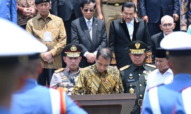 "Panglima TNI Mendampingi Presiden RI dalam Peresmian Graha Utama Akademi Militer Magelang"