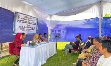 Roem Diani Dewi Melakukan Penyebarluasan Informasi Peraturan Daerah Nomor 14 Tahun 2018