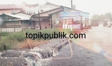 Drainase Tersumbat, Air Meluap ke Jalan: Warga Meminta Tanggapan dari DLHK