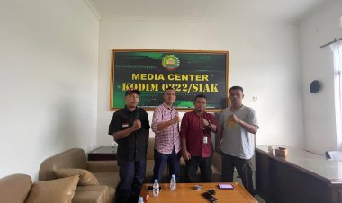 Media Center: Kodim 0322 Siak dan Awak Media Mempererat Silaturahmi