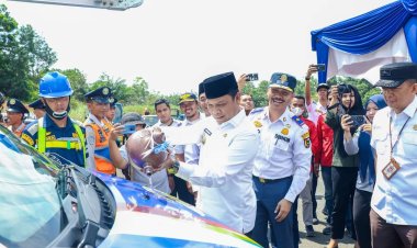Pj Walikota Meluncurkan Mobil Layanan Cepat LPJU dan Bus Gratis TMP untuk Pegawai Negeri Sipil
