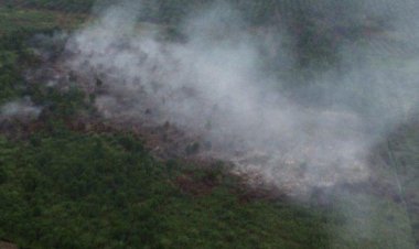 Karhutla di Rokan Hilir Riau: BPBD Berjibaku Padamkan Api dengan Bantuan Water Bombing