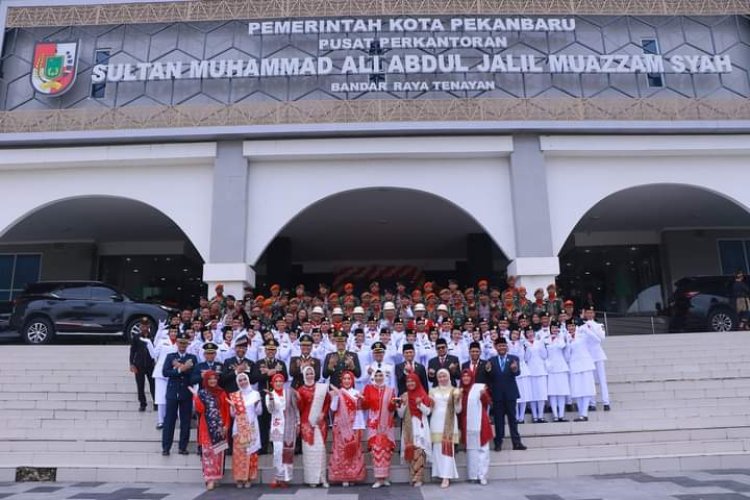 Pekanbaru Siap Pertahankan Penghargaan Kemendagri Berkat Gerakan Pembagian 10 Juta Bendera Merah Putih