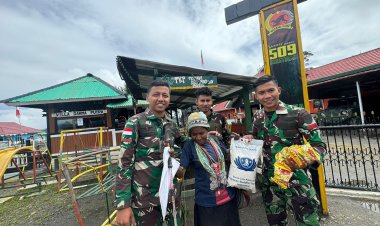 TNI Peduli: Satgas Yonif 509 Kostrad Berikan Sembako kepada Warga Kampung Mamba di Intan Jaya