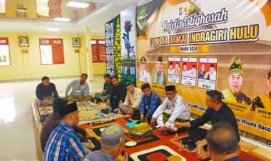 Masyarakat dan Keluarga Kades Seberida Bawa Tepak Sireh ke Balai LAMR Inhu untuk Minta Pendampingan