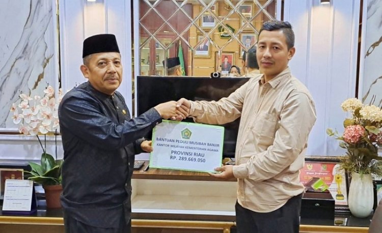 Kanwil Kemenag Riau Salurkan Rp 289 Juta Bantuan Peduli Banjir