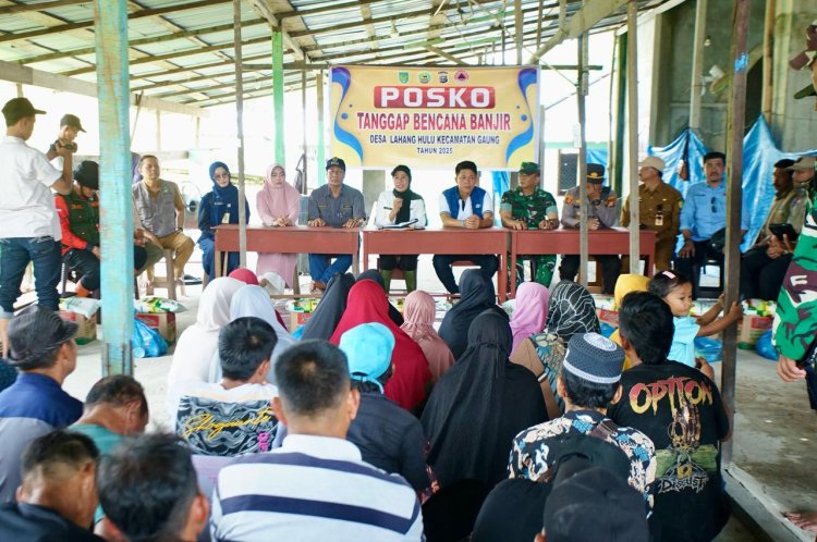 Penyalurkan Bantuan Korban Musibah Banjir Di Indragiri Hilir 