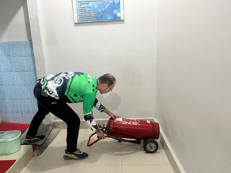 Antisipasi Kebakaran, Lapas Pekanbaru Lakukan Perawatan dan Pengecekan APAR