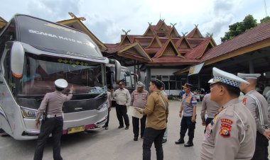 Gelar Ramp Check Bus AKAP di Terminal Pekanbaru, Polda Riau Pastikan Keselamatan Angkutan Umum