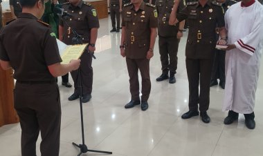 Lantik Pejabat Baru, Kajari Pekanbaru Pesan Jaga Proses Hukum dan Utamakan Keadilan