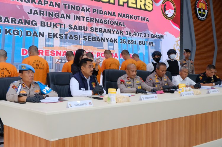 Kurir 55 kg Sabu Jaringan Internasional Ditangkap di Pekanbaru