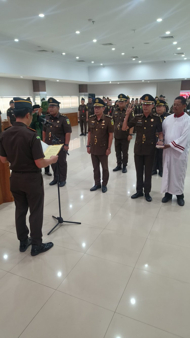 Lantik Pejabat Baru, Kajari Pekanbaru Pesan Jaga Proses Hukum dan Utamakan Keadilan
