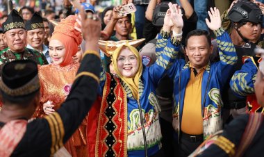 Pesta Rakyat Meriahkan Pelantikan Bupati Siak