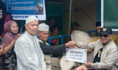 Sapi Kurban Presiden Prabowo Diserahkan ke Warga Bagan Hulu