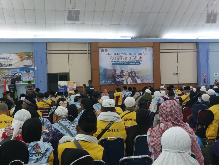Jamaah Haji Kloter Pertama Riau Tiba di Pekanbaru