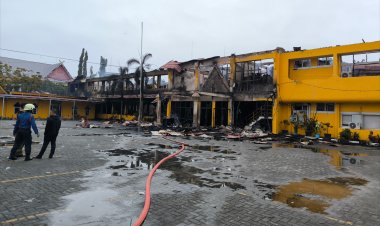 Kantor Disnakertrans Riau Terbakar, Layanan Terhenti Sementara