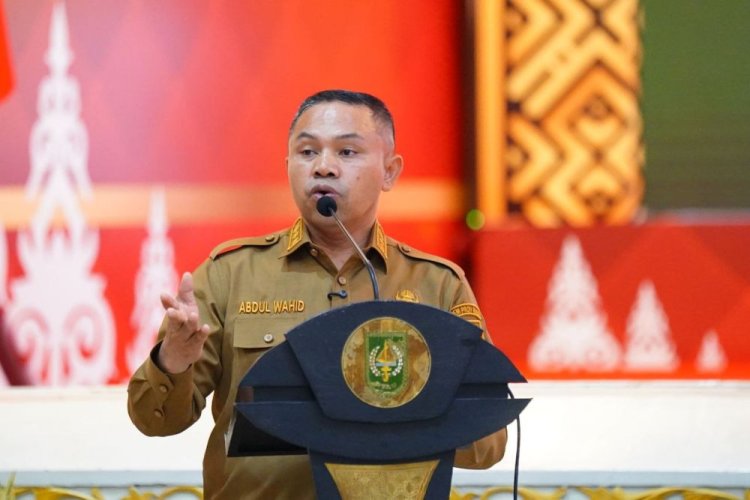 Gubernur Riau Ancam Sanksi Tegas Pembakar Hutan
