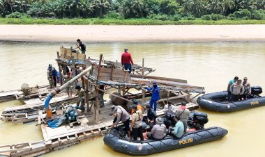 Gelar Patroli Gabungan, Polres Kuansing Temukan 55 Rakit PETI di Sungai Kuantan