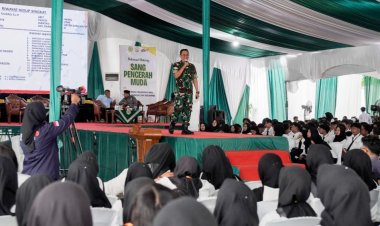 PKKMB UMRI 2025: Kolonel Victor Tanamkan Semangat Bela Negara