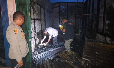Kebakaran Hebat Hanguskan 11 Ruko di Pasar Kuok Kampar, Kerugian Capai Rp1 Miliar