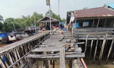 Dermaga Peranggas Meranti Rusak Parah, Sopandi Tekan Pemda Segera Bangun Pelabuhan Baru