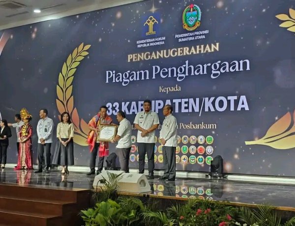 Pemkab Dairi Raih Penghargaan Dari Menteri Hukum RI Di Peresmian Posbakum Desa/Kelurahan se-Sumut